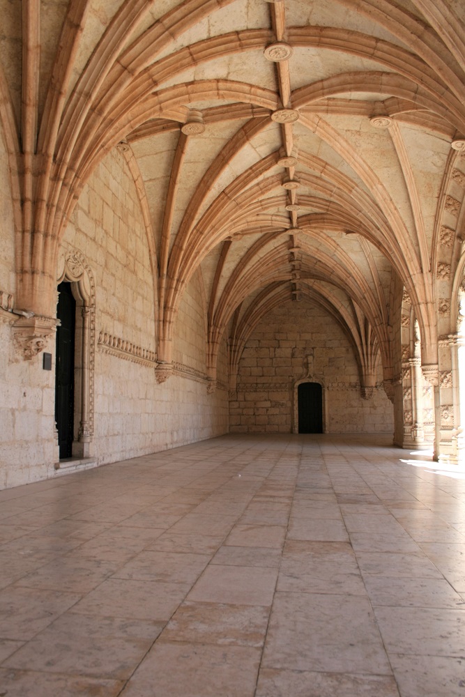 Corridor in the cloisters at the Mosteiro dos Jeronimos