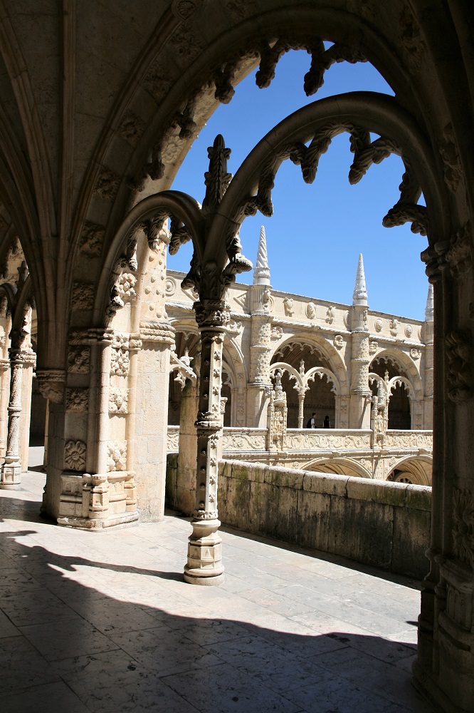 A window in the cloisters at the Mosteiro dos Jeronimos