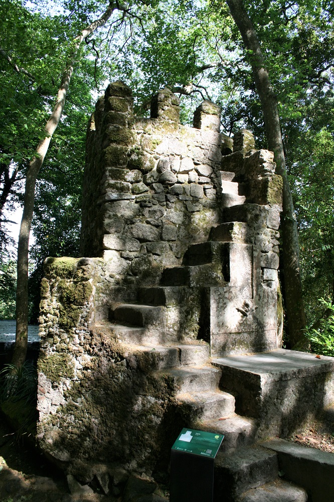 A tomb outside the Castelo dos Mouros in Sintra
