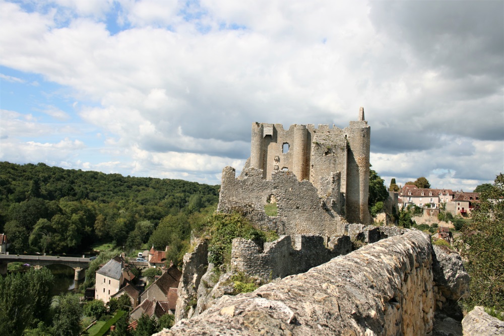 View of the ruined castle at Angles-sur-l'Anglin