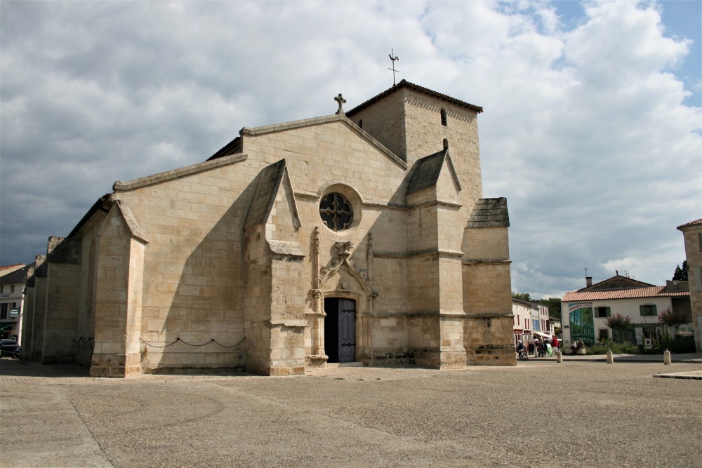 L'Eglise de Sainte-Trinite in Coulon