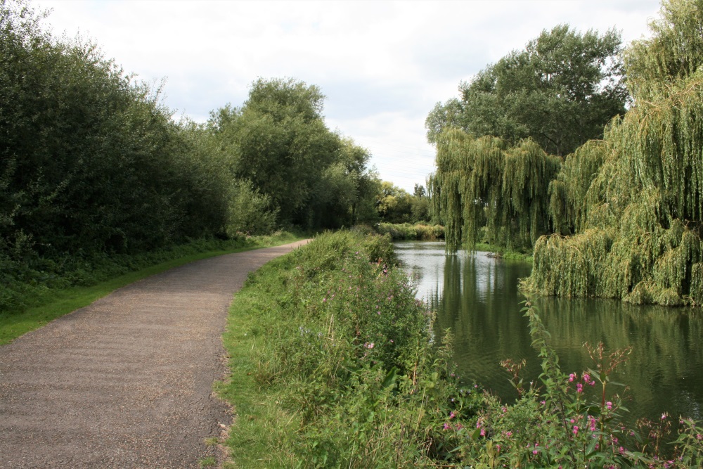 The river walk at Lee Valley Country Park