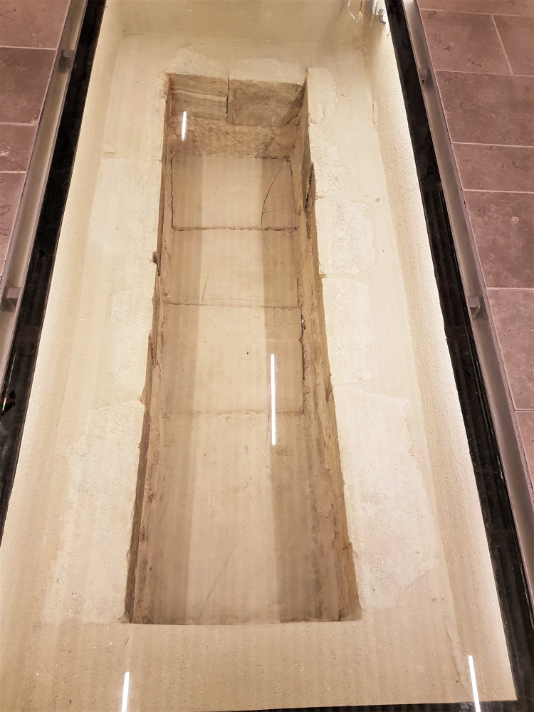 A glass top protects Moses's purported grave inside the Memorial Church of Moses
