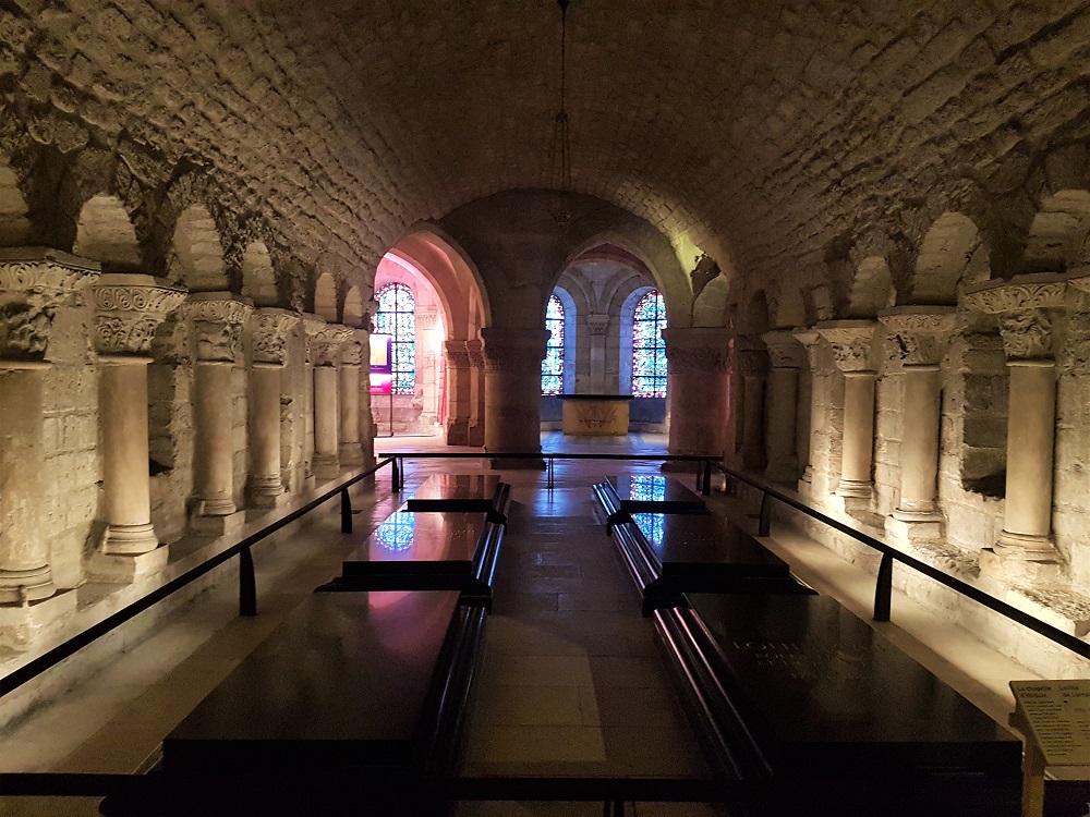 :a Chapelle d'Hilduin in the crypt of the Basilica of Saint-Denis in Paris
