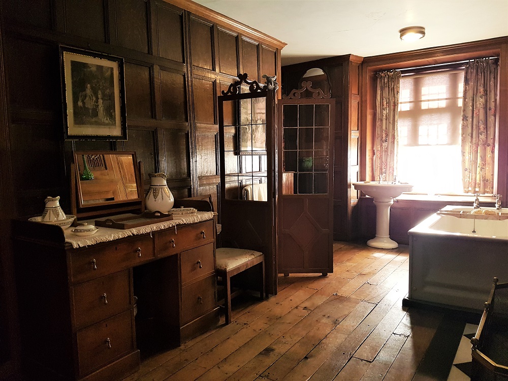 A bathroom at Powis Castle