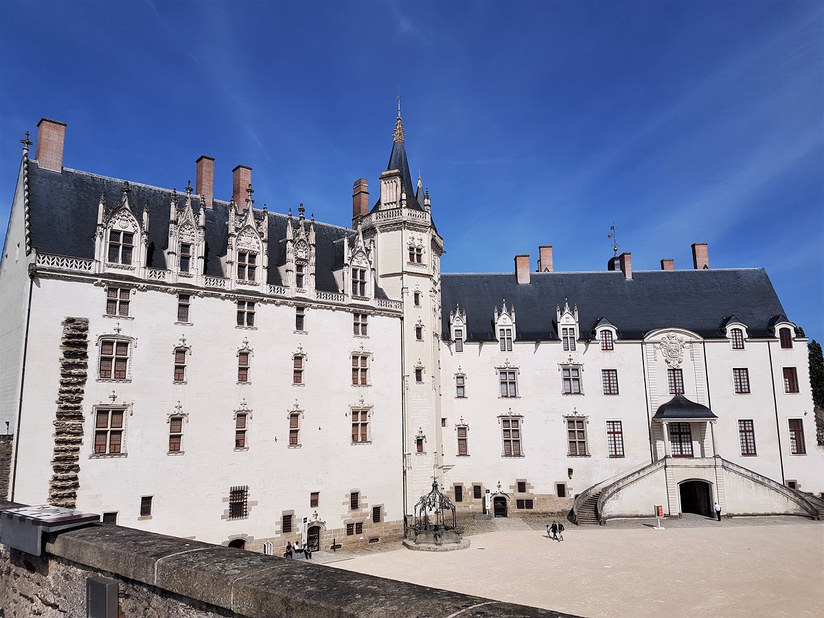 The courtyard inside the Château des Ducs de Bretagne in Nantes