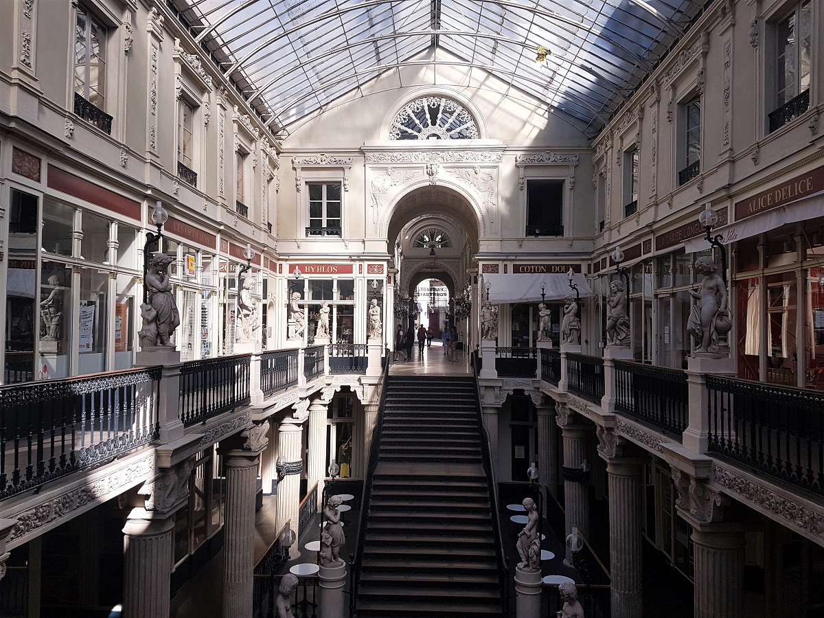 Passage de Pommeraye staircase