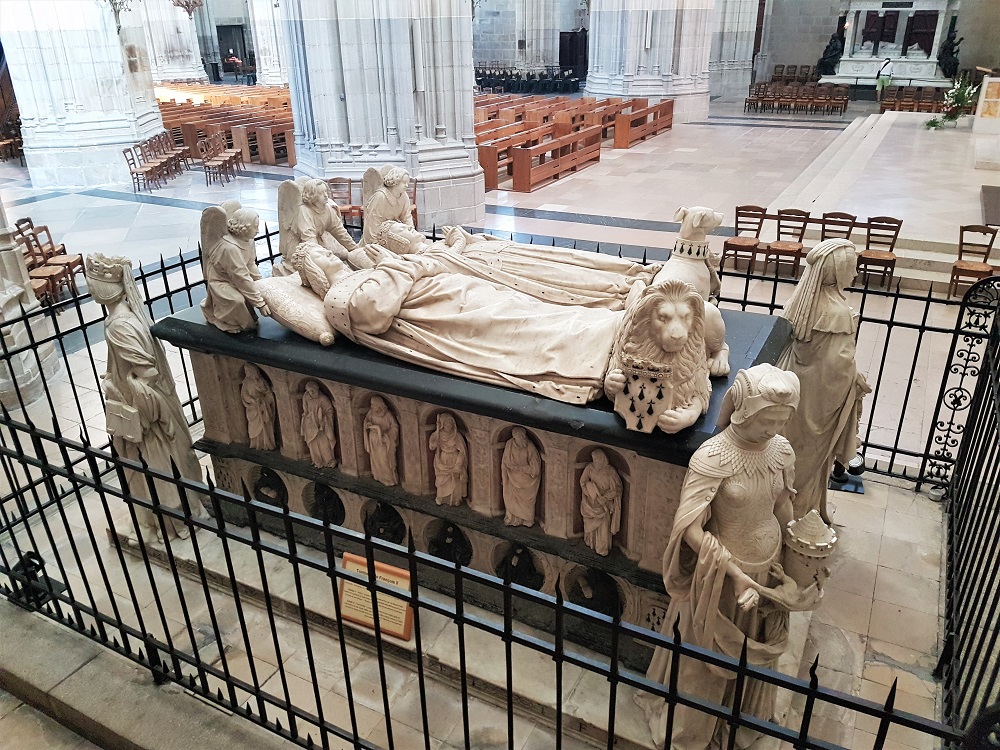 The tomb of François II and Marguerite de Foix