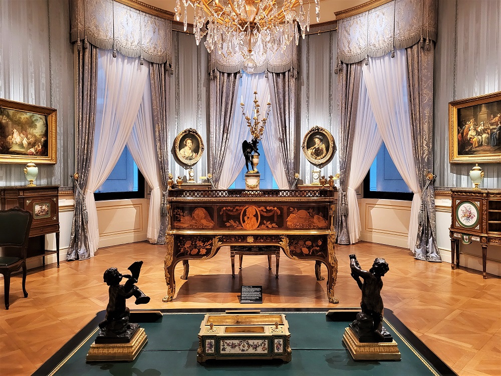 Oval room inside the Wallace Collection