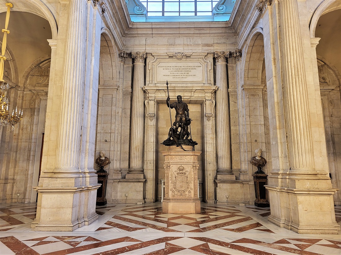 Hall of Columns in Madrid's Palacio Réal