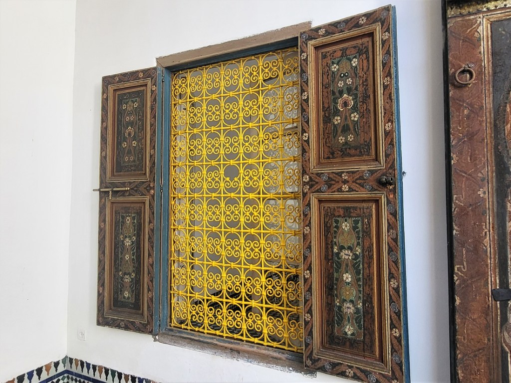 Metalwork and shutters in Bahia Palace
